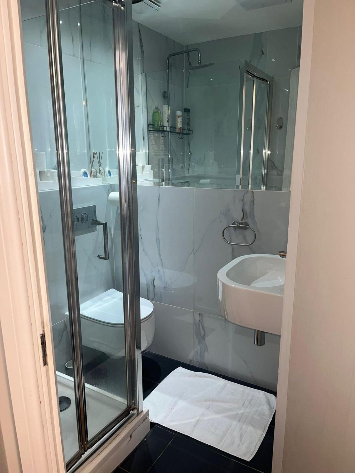 Apartments In The Heart Of High Street Kensington London Room photo