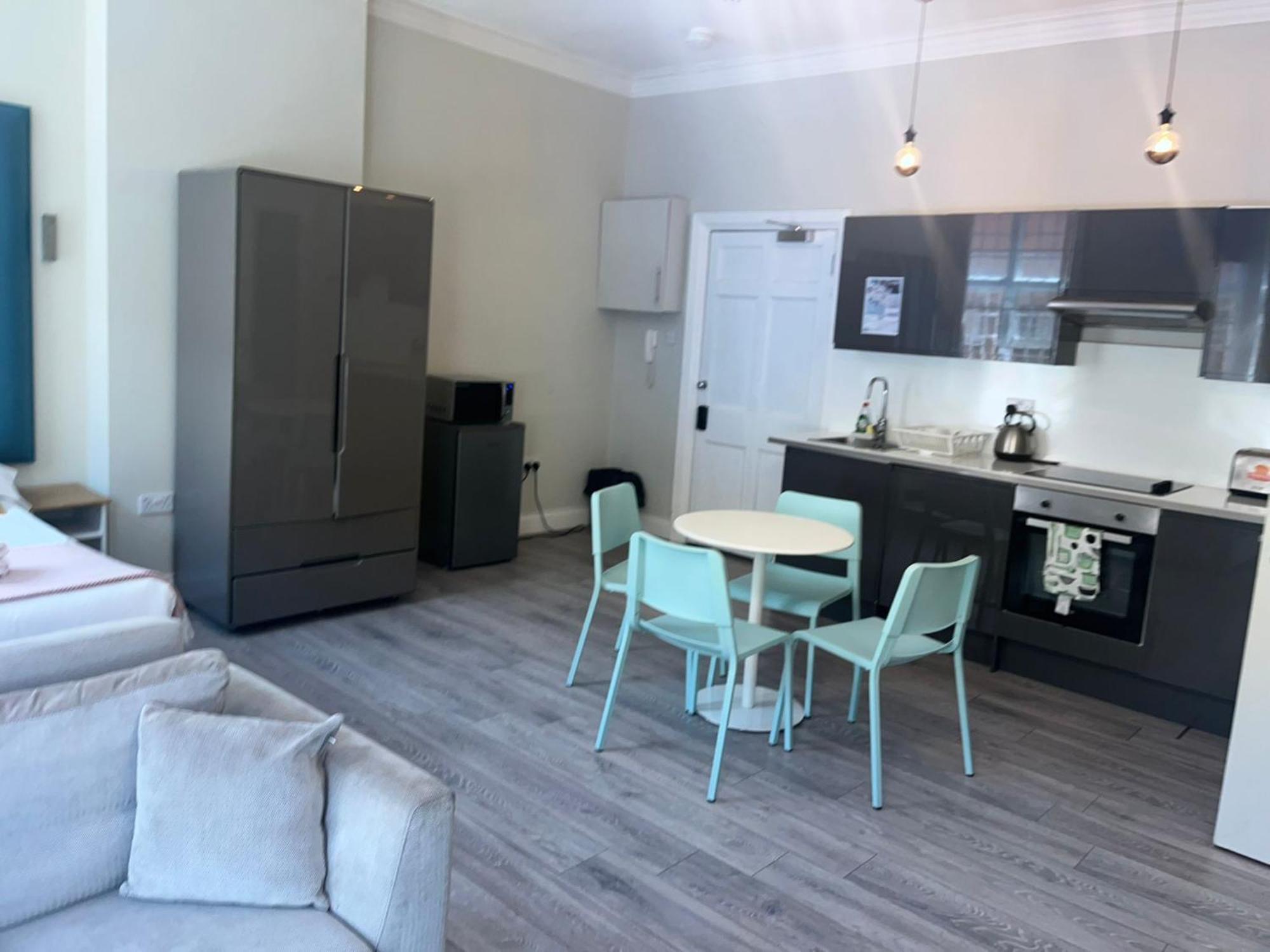 Apartments In The Heart Of High Street Kensington London Room photo