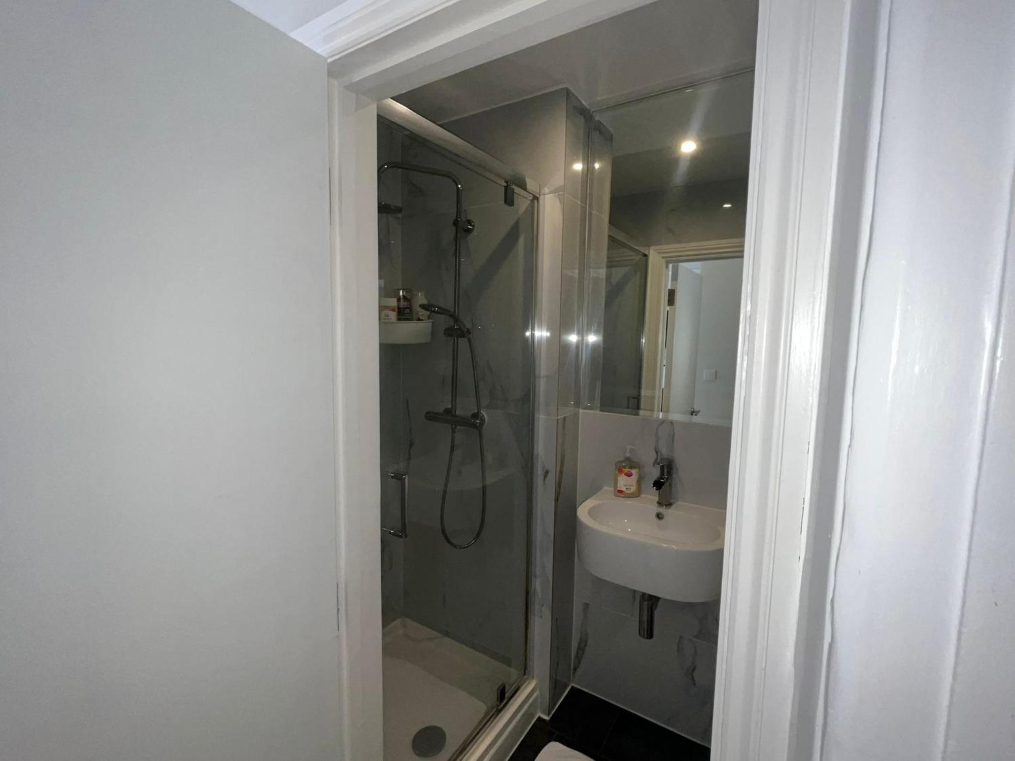 Apartments In The Heart Of High Street Kensington London Room photo